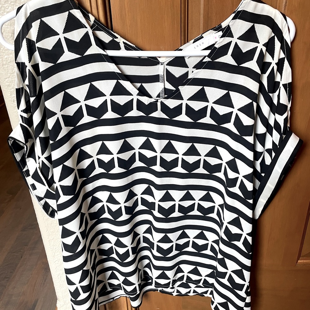 Black and white printed top